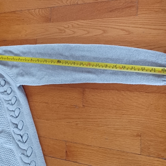 Le Chateau Cable Knit Sweater Side Braid Detail Warm Super Soft - Picture 12 of 12